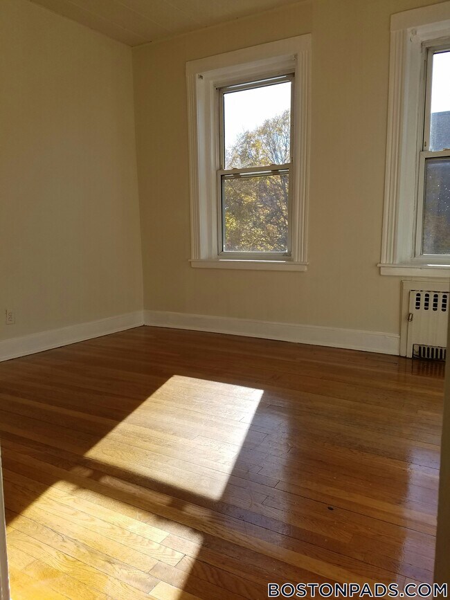 126 Warren St Unit 41, Boston, MA 02135