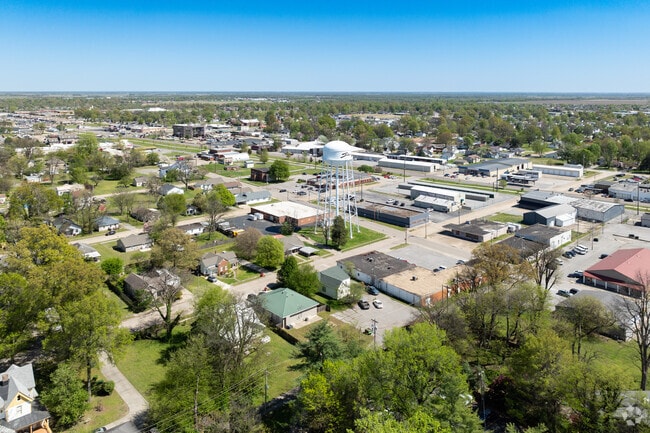 Sikeston's tree-lined streets frame stately homes with 19th-century character.