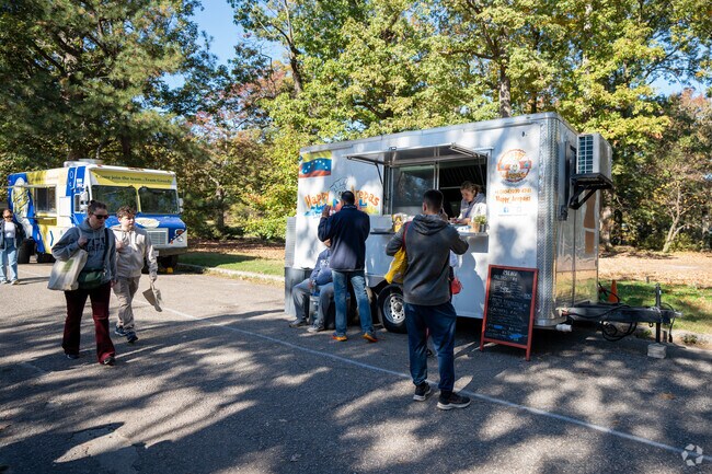 Dumbarton locals enjoy food trucks at Bryan Park’s RVA Big Market on Saturdays.