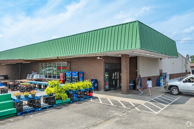 Many residents of Sheridan buy their groceries at Food Fair in South Point, Ohio.