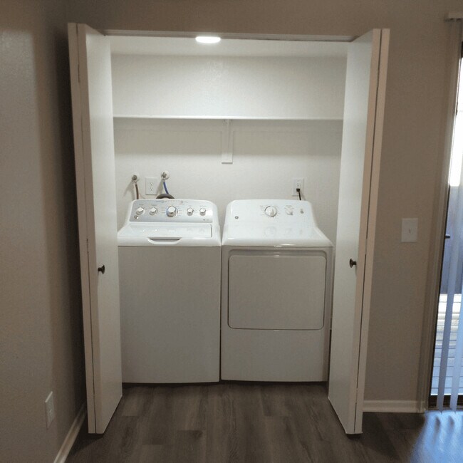 Quail Ridge Apartments, Hemet, CA 92543 - photo 2