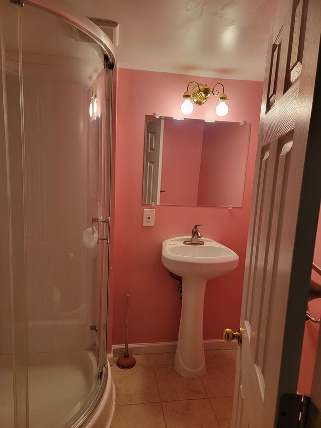 2758 W George Mason Rd unit 1, Falls Church, VA 22042 - photo 5