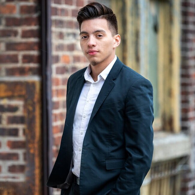 Agent Photo