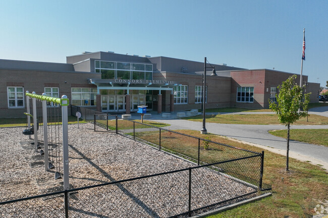 Elementary School is a public school located in Lewiston, ME.