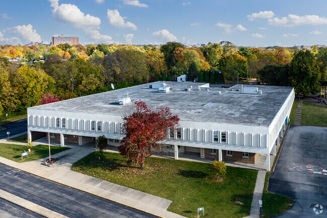 Picadome Elementary serves around 470 students in grade K-5 in South Broadway Park.