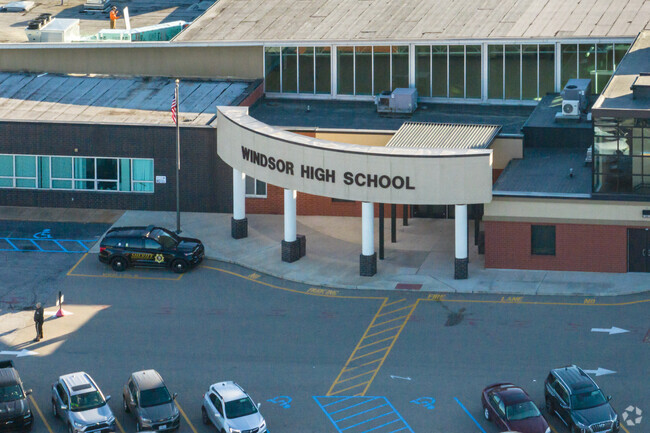 Windsor High School has an overall B rating on Niche.