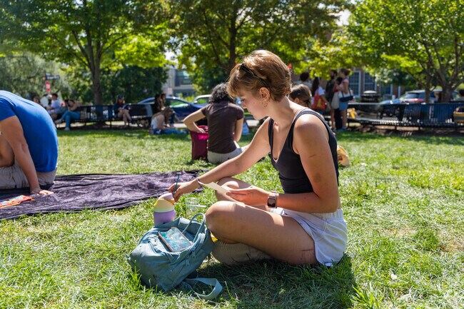 Main Patrick Henry has a lively atmosphere, with plenty of local events and activities.