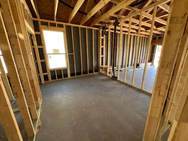 557 Waterford Park Blvd, Weatherford, TX 76087 - photo 7