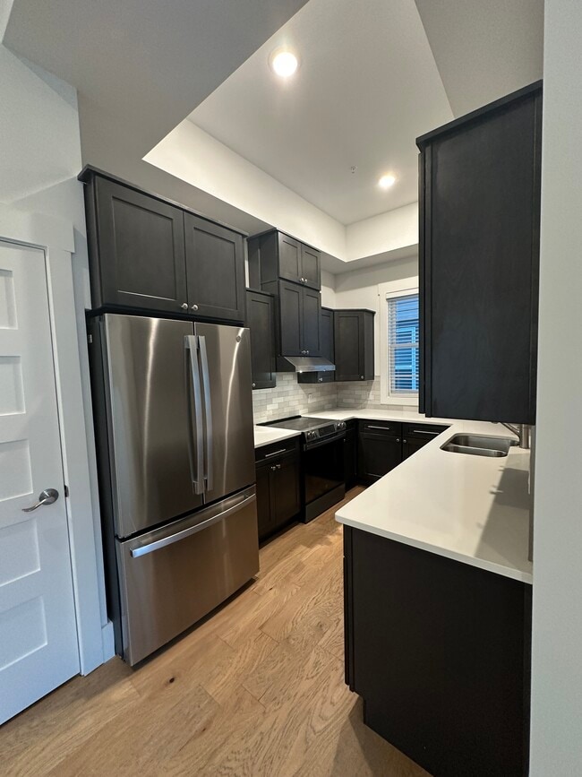 530 E Park Ave Unit D, Savannah, GA 31401