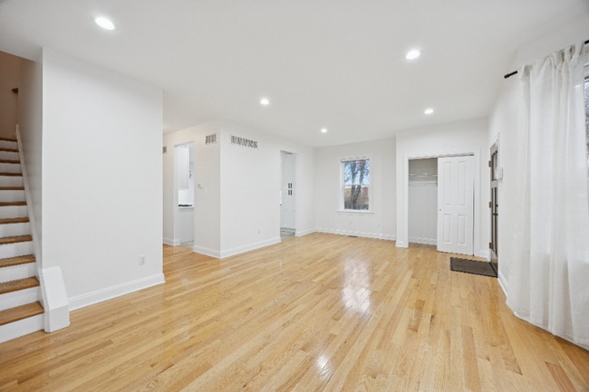 7518 Lawn St, Philadelphia, PA 19128 - photo 4