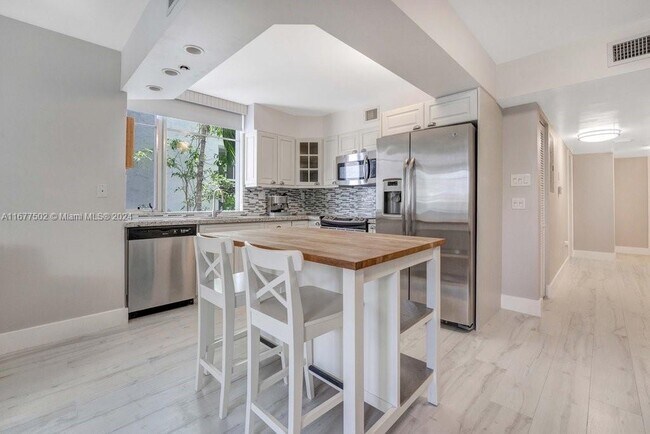 1532 Drexel Ave unit 202, Miami Beach, FL 33139 - photo 6