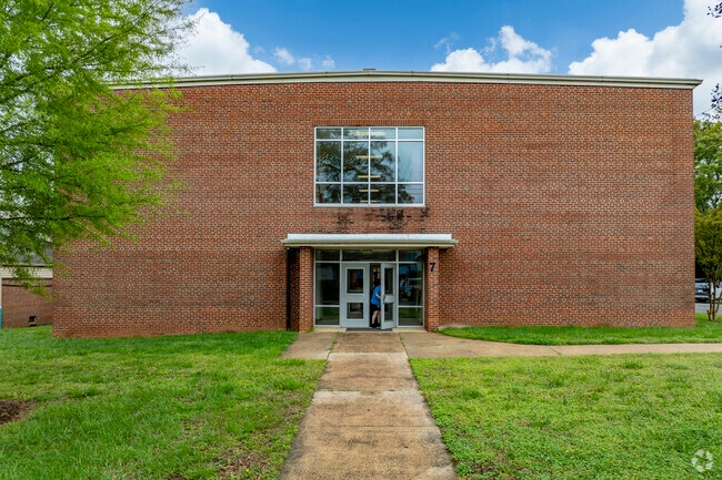 Turning Point Academy has an impressive 5:1 student to teacher ratio.