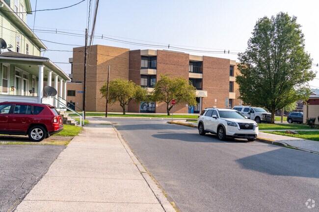 Greater Johnstown Middle is located in Johnstown, PA serving Prospect-Woodvale