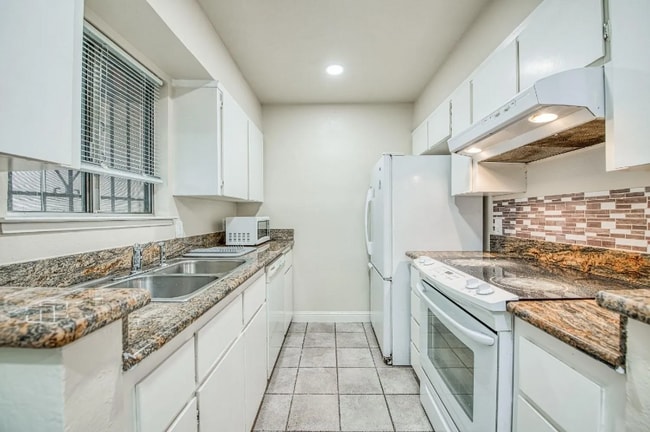 5138 E Ashlan Ave, Fresno, CA 93727 - photo 2