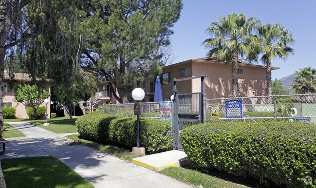 Mayfield Park Apartments, San Bernardino, CA 92407 - photo 6