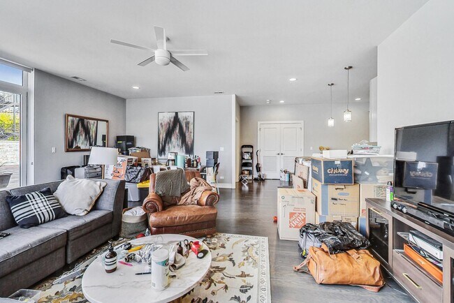 3620 W Irving Park Rd unit 2R, Chicago, IL 60618 - photo 6