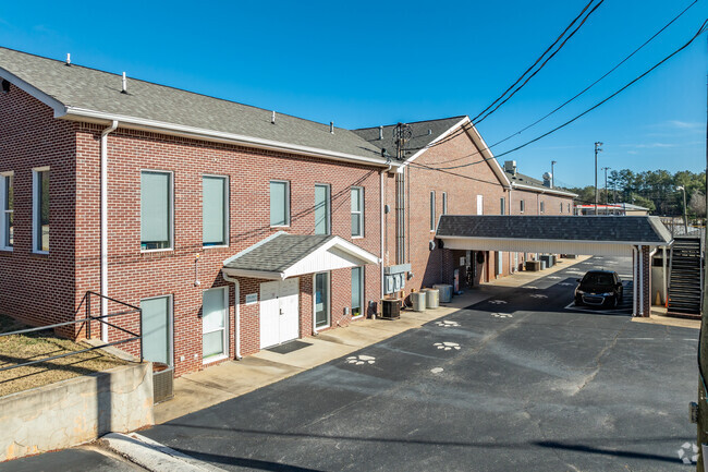 North Henry Academy is located in Stockbridge.