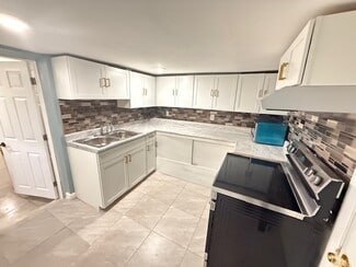 126 Oakland Ave Unit 3, Jersey City, NJ 07306