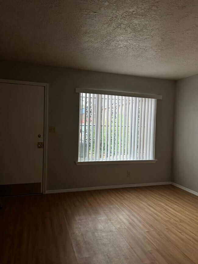 8300 Marquette Ave NE Unit A, Albuquerque, NM 87108