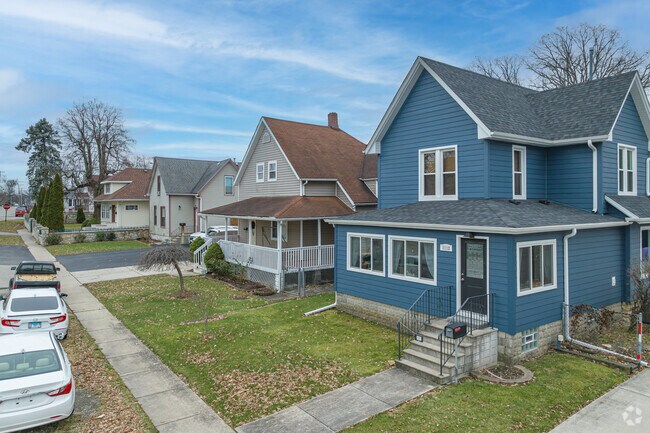 Many homes in Belmont feature spacious yards.