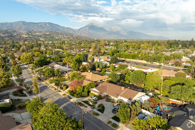 Large residential areas make up most of Sumner.
