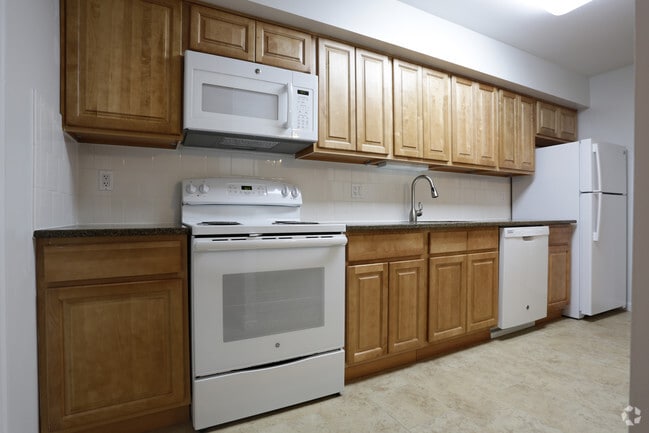 Center Point West, Bensalem, PA 19020 - photo 2