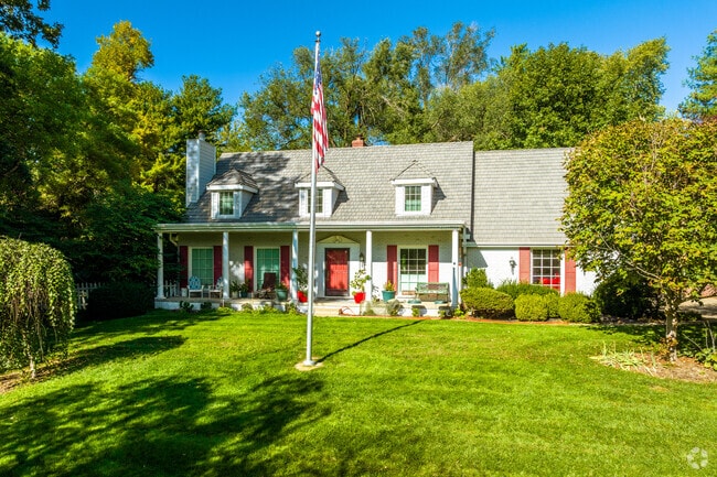 A few Cade Cop homes can be spotted scattered throughout Oakdale as well.