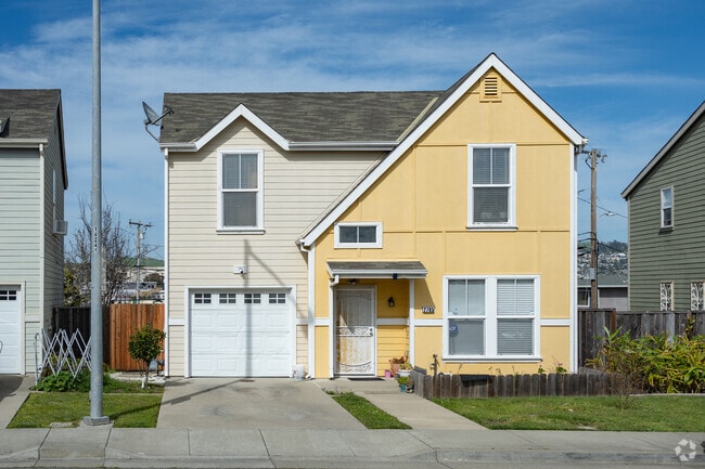 Cortez-Stege offers plenty of new modern homes with easy access to the 580 for commuting.