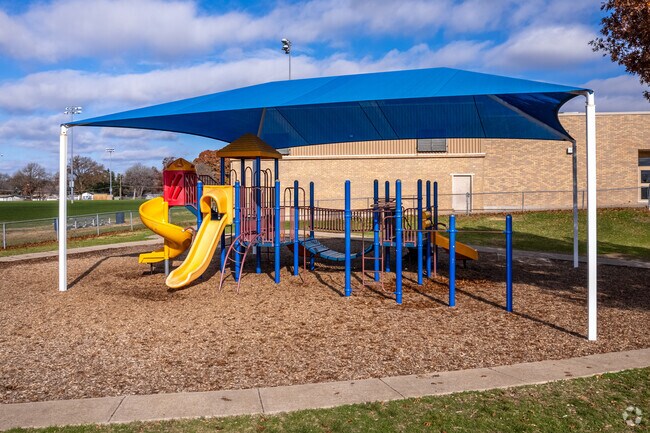 Farmers Branch Elementary School in Farmers Branch, TX.