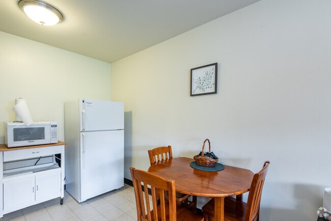 Lake Crest, Milwaukee, WI 53202 - photo 4