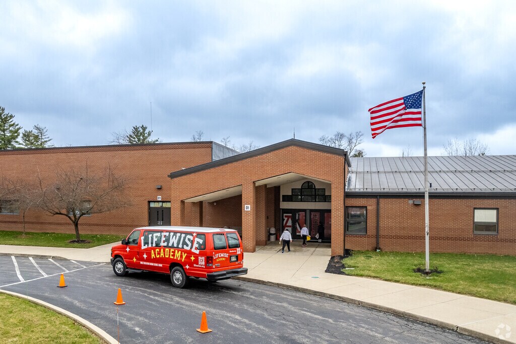Monroe Elementary School is located in Madison County, London Ohio.