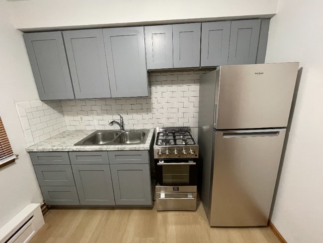 616 Ivy Ave E unit 3, Saint Paul, MN 55130 - photo 3