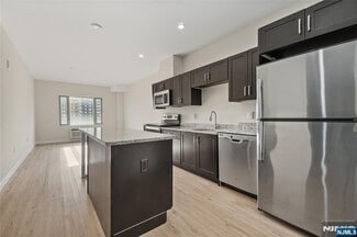 69 Main St, Fort Lee, NJ 07024