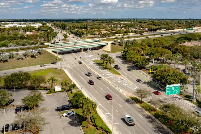 The Sawgrass Expressway borders the Turtle Run neighborhood of Coral Springs, FL.