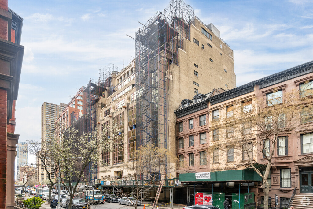 About The Pythian, New York NY | HOAs, Reviews, Amenities - Homes.com