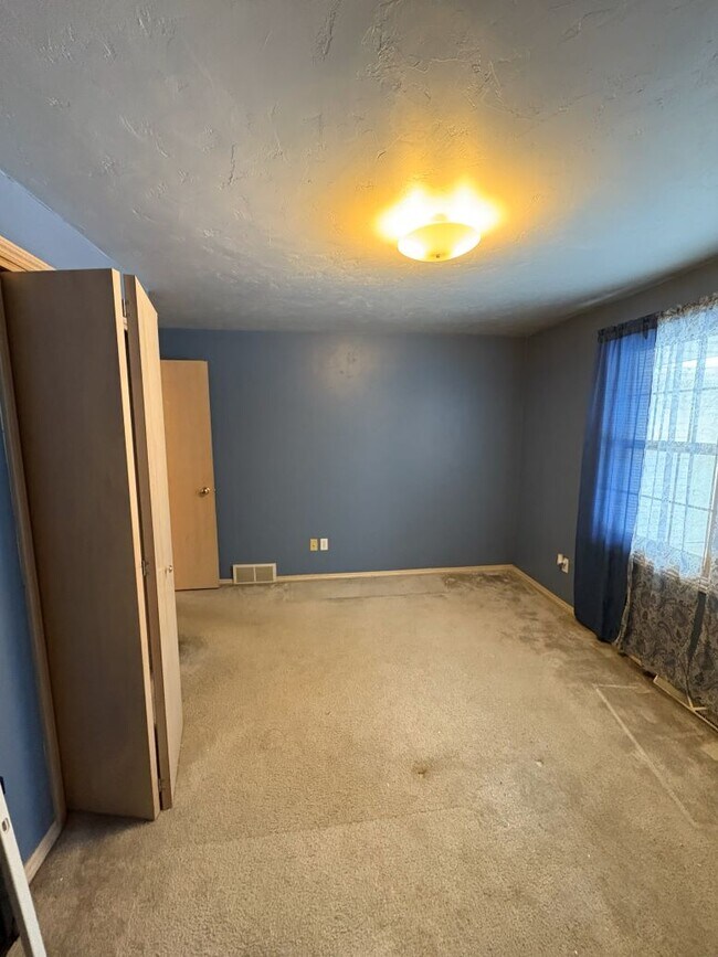 13501 Velp Ave unit 13501 Velp Ave, Suamico, WI 54173 - photo 7