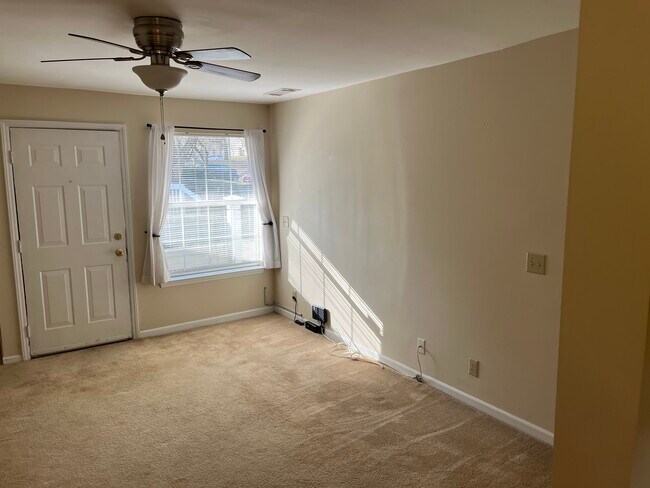 5701 Chapman Mill Dr unit 330, Rockville, MD 20852 - photo 7