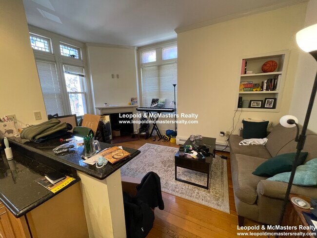195 Commonwealth Ave unit 5, Boston, MA 02116 - photo 2