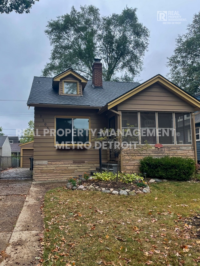 1105 E Fifth St, Royal Oak, MI 48067