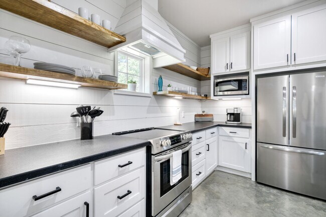 8300 Lone Star Rd unit ID1328077P, Washington, TX 77880 - photo 3