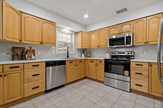 39542 Friends Ave, Zephyrhills, FL 33540