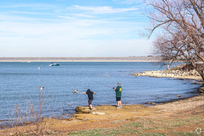 Grapevine Lake is a scenic spot where families can enjoy the fresh air.