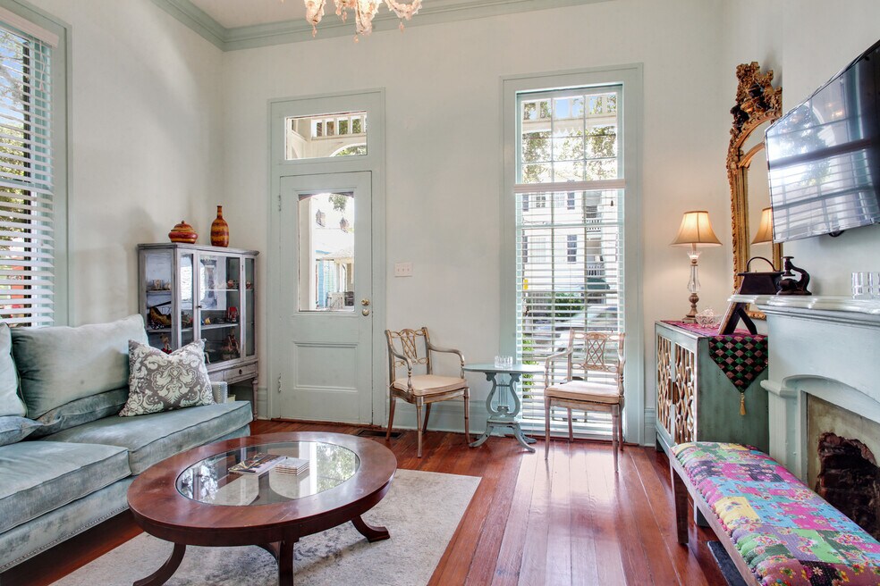 5221 Magazine St unit 4, New Orleans, LA 70115 - photo 1