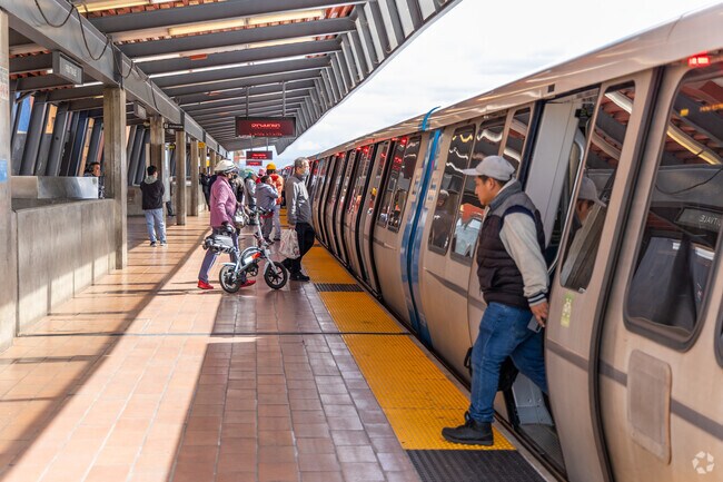 Residents of Lynn are close to the Fruitvale BART station.