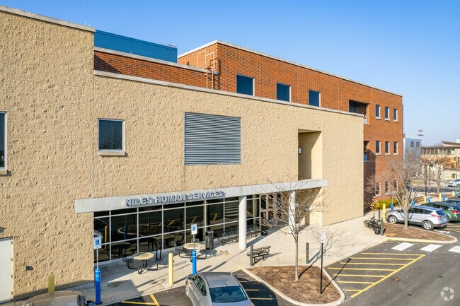 Lawrencewood Gardens offers counseling at its Family Services center.