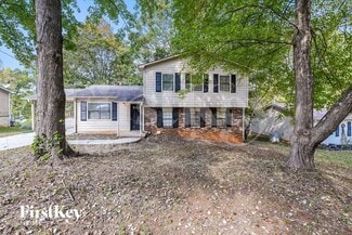 2848 Maple Grove Dr, Rex, GA 30273