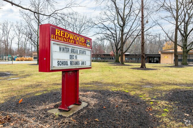 Redwood Elementary School has earned an overall grade of A from Niche.