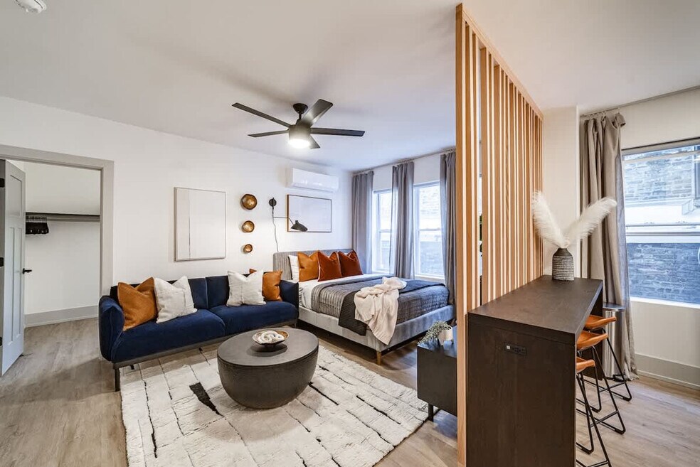 3546 N Southport Ave unit ID1360099P, Chicago, IL 60657 - photo 1