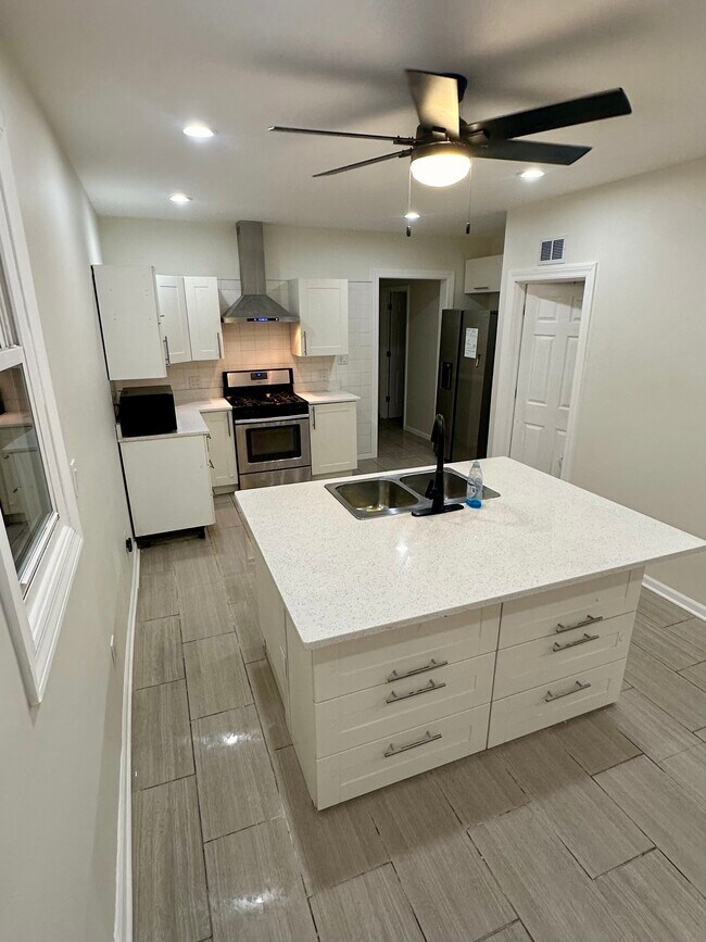 1928 N Keeler Ave unit 2, Chicago, IL 60639 - photo 4