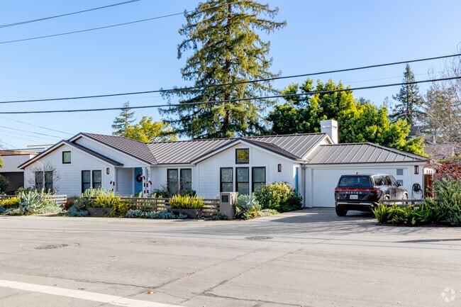 Midcentury ranch-style homes are most common in Los Altos.